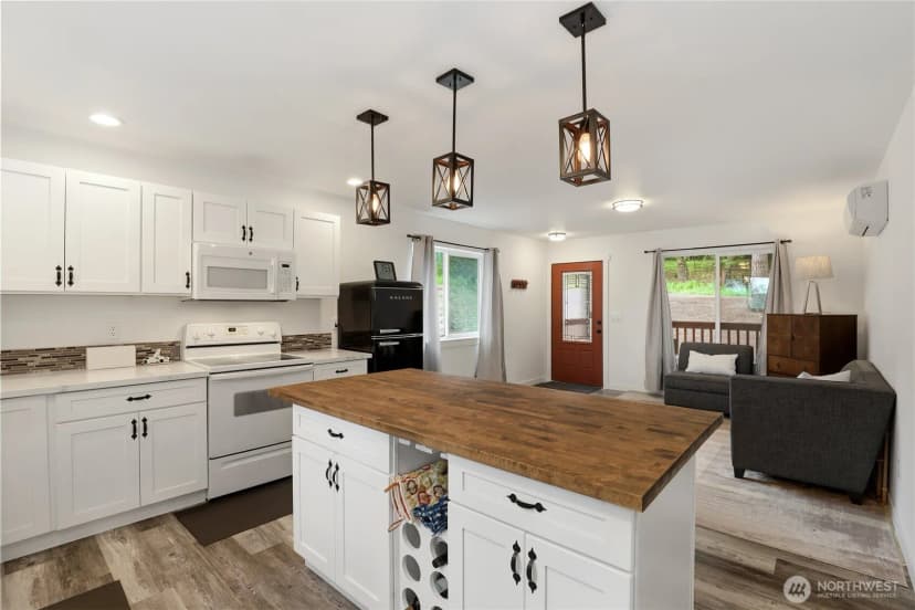 Property photo for 210 E Panorama Drive, Shelton photo 12