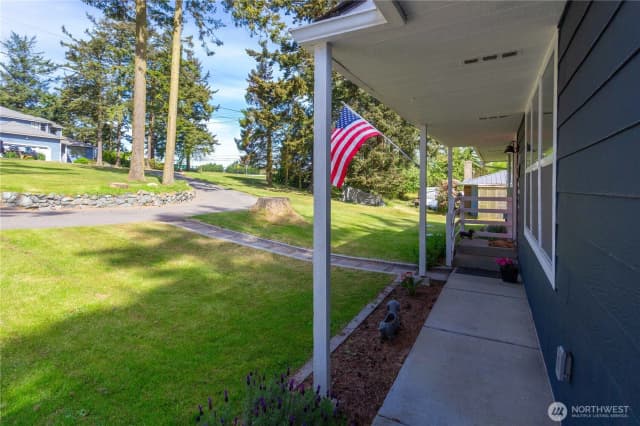 Property photo for 1986 Peacock Lane, Oak Harbor photo 5