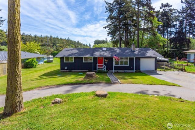 Property photo for 1986 Peacock Lane, Oak Harbor photo 4