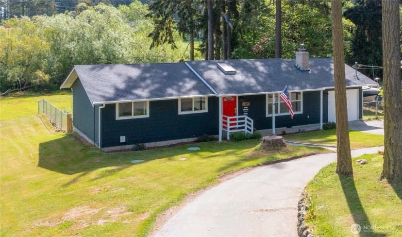 Property photo for 1986 Peacock Lane, Oak Harbor
