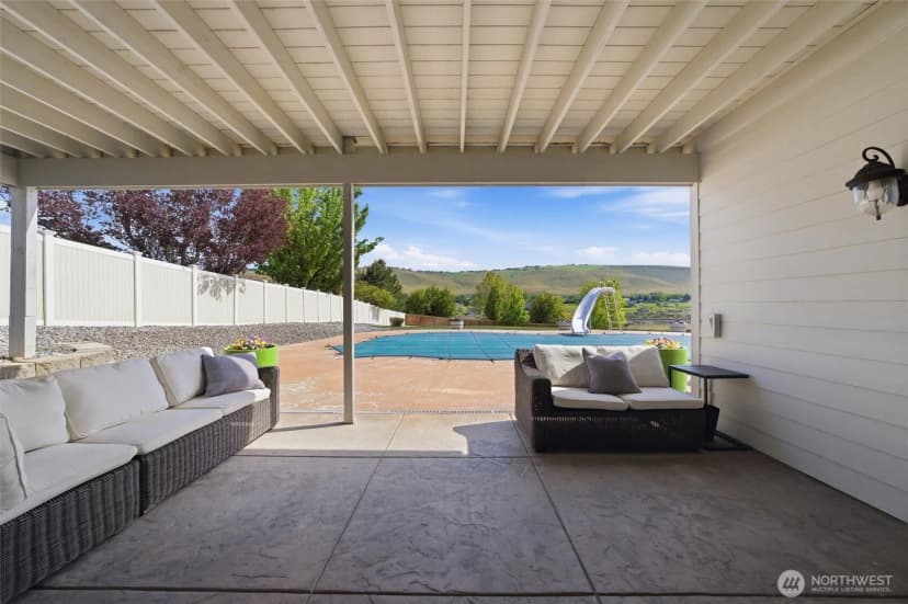 Property photo for 98303 E Ridgeview Drive, Kennewick photo 23