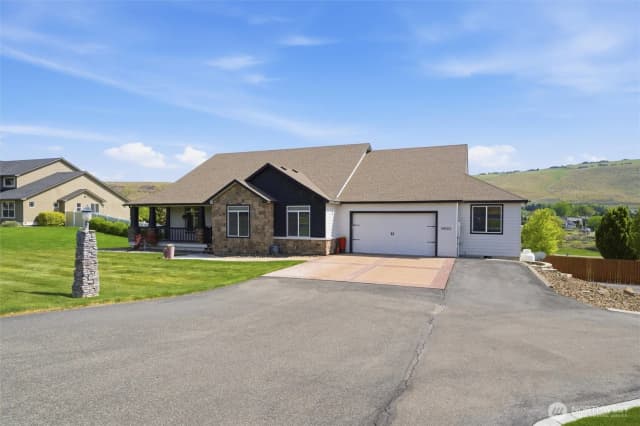 Property photo for 98303 E Ridgeview Drive, Kennewick photo 4
