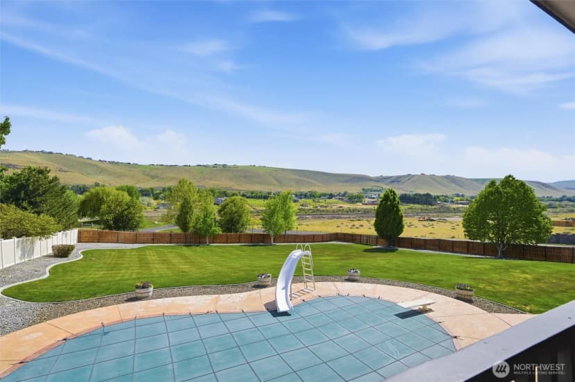 Property photo for 98303 E Ridgeview Drive, Kennewick photo 18