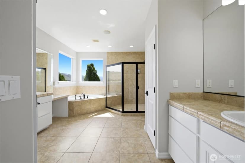 Property photo for 98303 E Ridgeview Drive, Kennewick photo 31