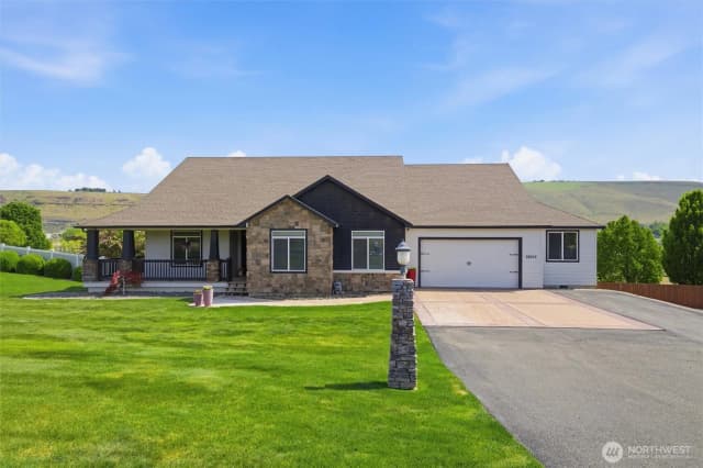 Property photo for 98303 E Ridgeview Drive, Kennewick photo 3