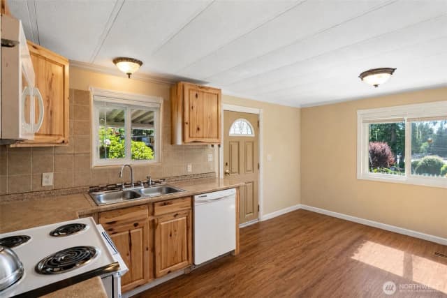 Property photo for 16300 Ne State Hwy 305 #31, Poulsbo photo 4
