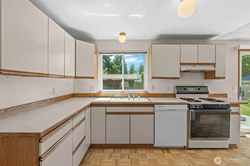 Property photo for 13021 Se 206th Place, Kent photo 15