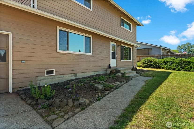 Property photo for 13021 Se 206th Place, Kent photo 3