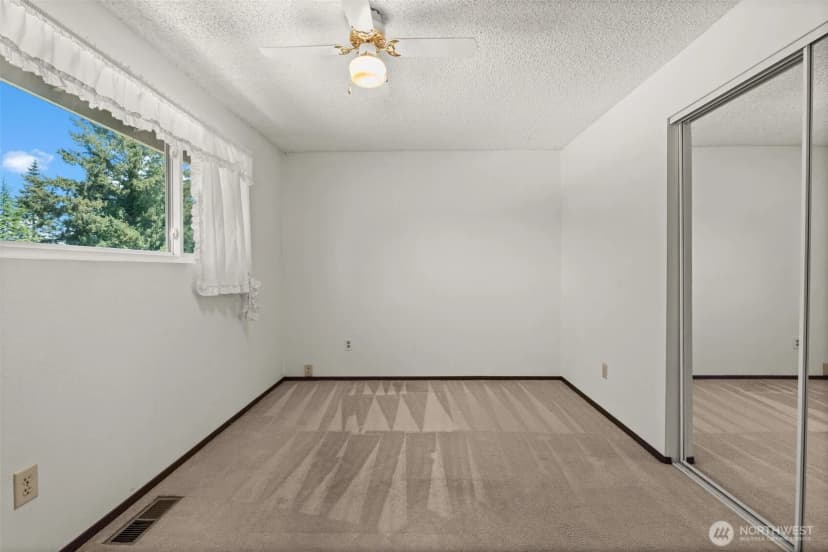 Property photo for 13021 Se 206th Place, Kent photo 28