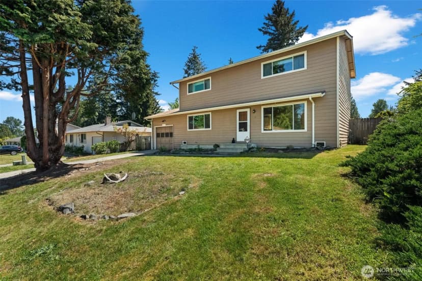 Property photo for 13021 Se 206th Place, Kent photo 2