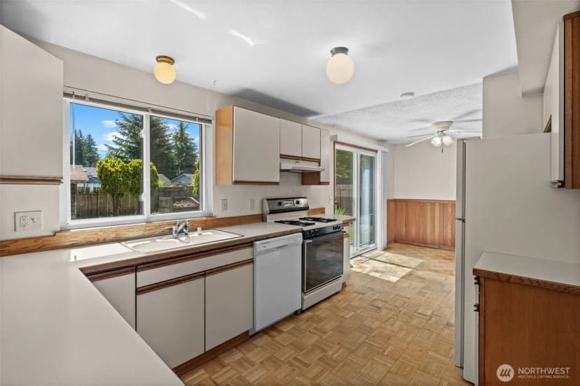 Property photo for 13021 Se 206th Place, Kent photo 16