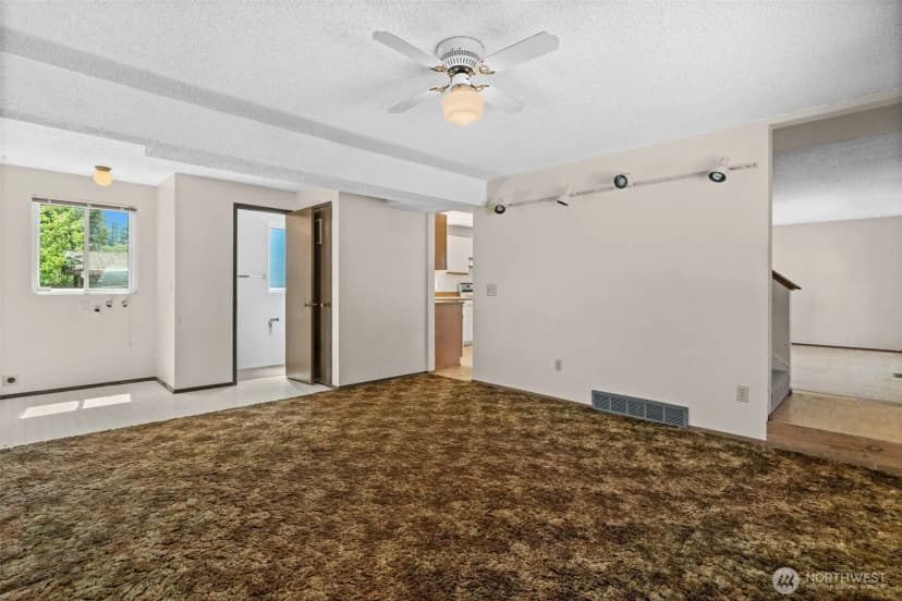 Property photo for 13021 Se 206th Place, Kent photo 17
