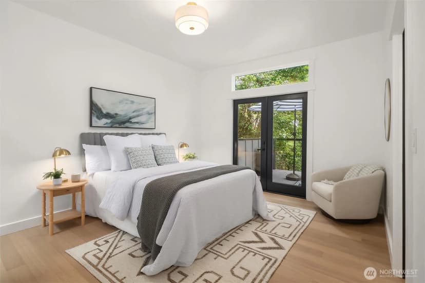 Property photo for 1014 4th Avenue N, Seattle photo 9