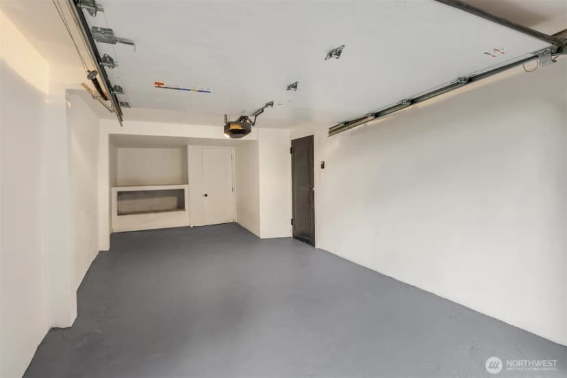 Property photo for 1014 4th Avenue N, Seattle photo 40