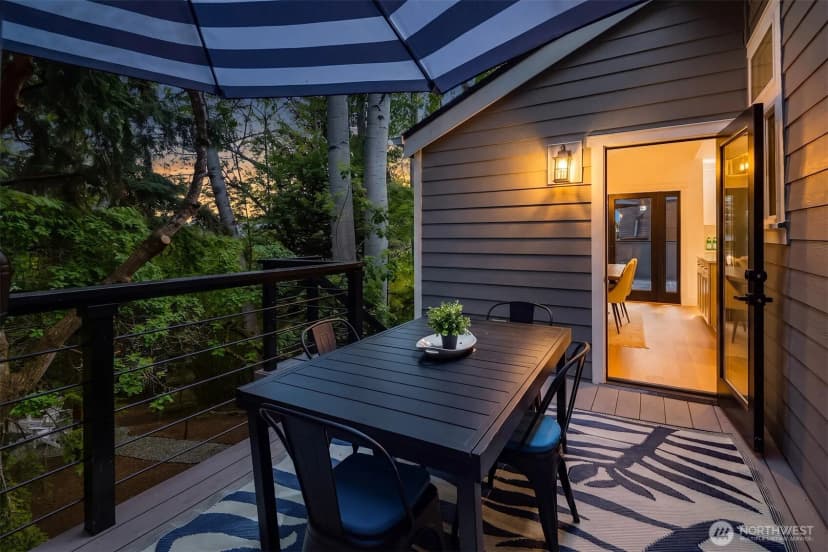 Property photo for 1014 4th Avenue N, Seattle photo 33