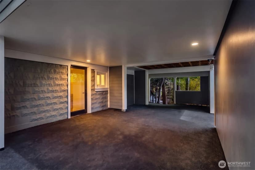 Property photo for 1014 4th Avenue N, Seattle photo 39