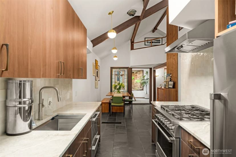 Property photo for 9629 California Avenue Sw, Seattle photo 12