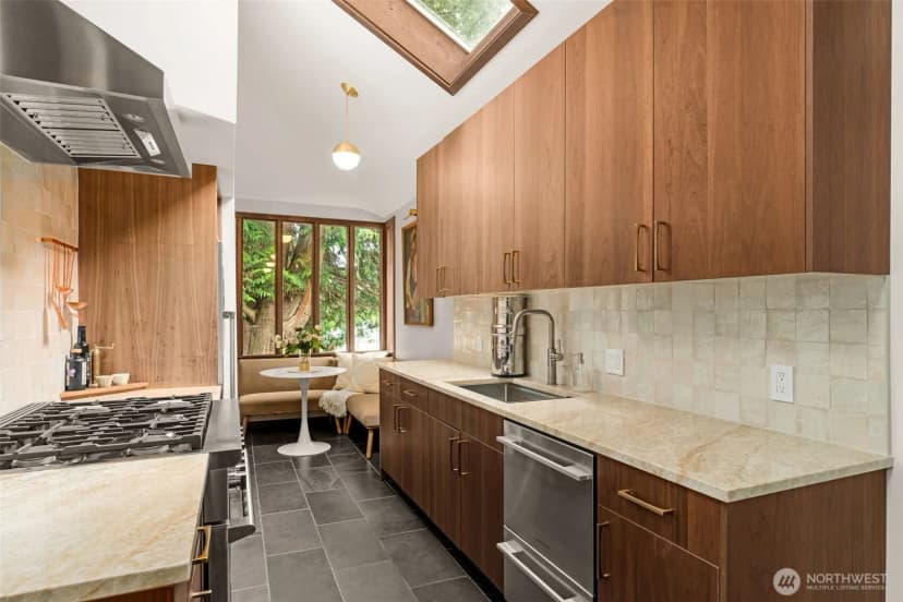 Property photo for 9629 California Avenue Sw, Seattle photo 9