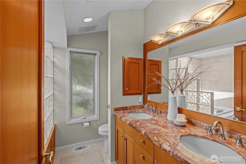 Property photo for 3813 W Mercer Way, Mercer Island photo 23
