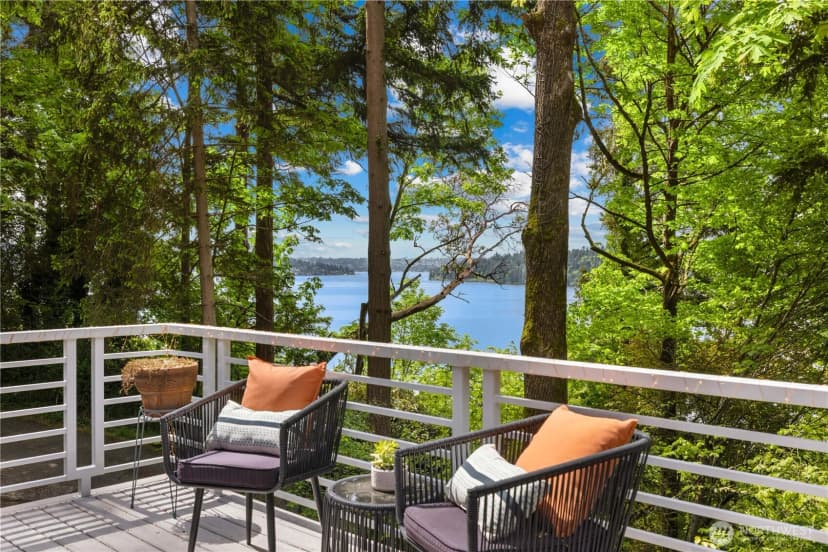 Property photo for 3813 W Mercer Way, Mercer Island photo 2