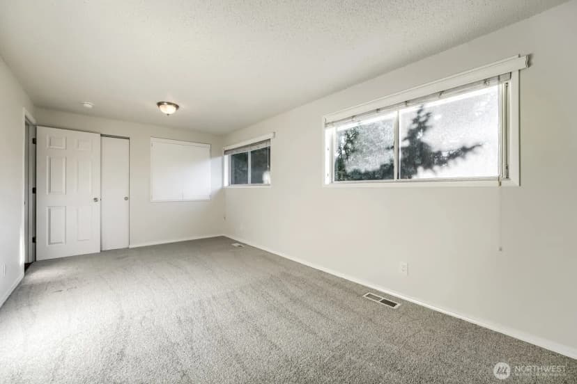Property photo for 25110 35th Avenue S, Kent photo 11