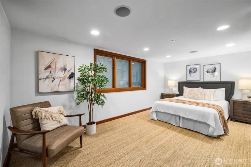 Property photo for 18 Holly Lane, Mercer Island photo 20
