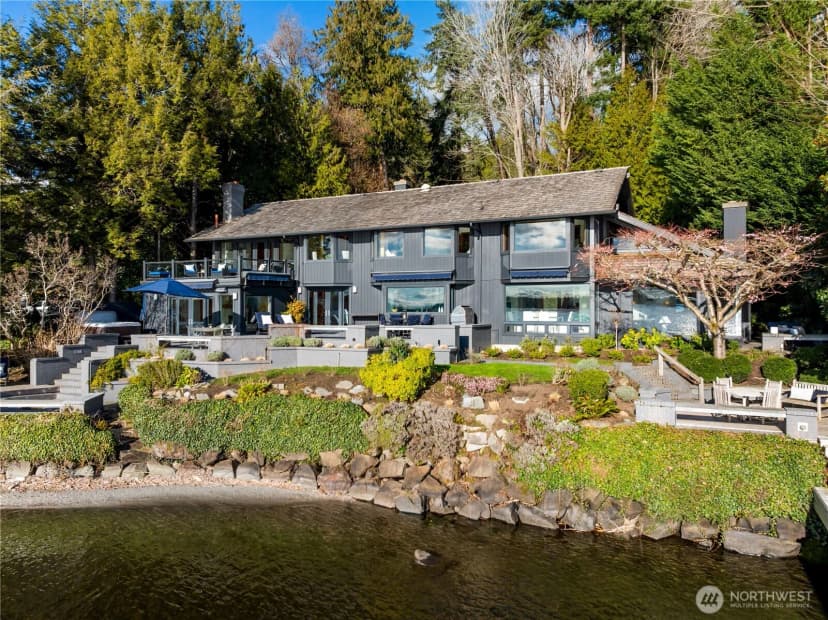 Property photo for 18 Holly Lane, Mercer Island photo 32