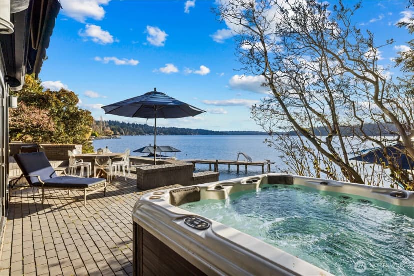 Property photo for 18 Holly Lane, Mercer Island photo 27