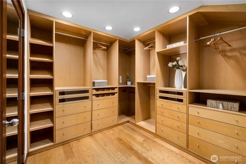 Property photo for 18 Holly Lane, Mercer Island photo 18