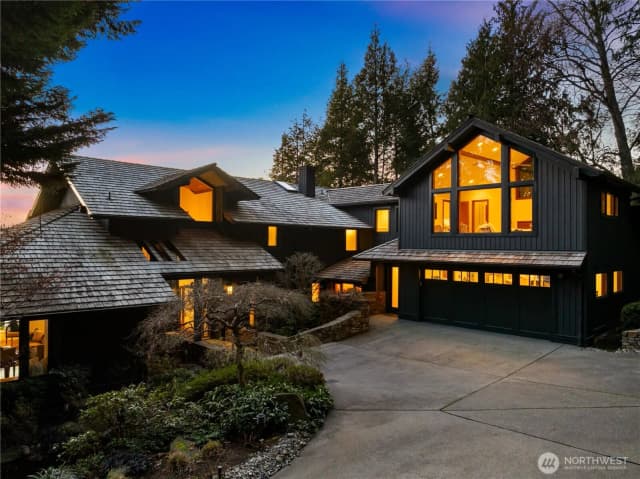 Property photo for 18 Holly Lane, Mercer Island photo 3
