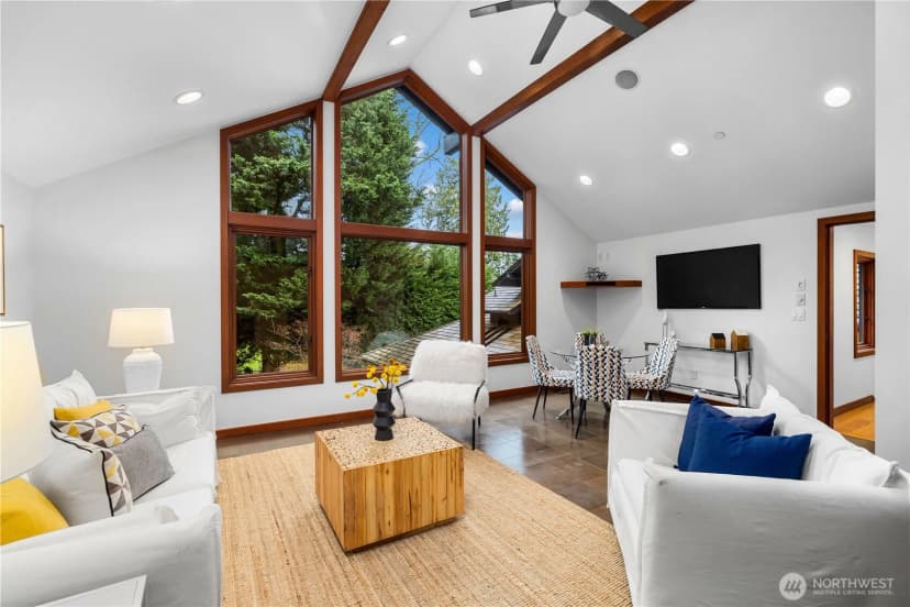 Property photo for 18 Holly Lane, Mercer Island photo 22