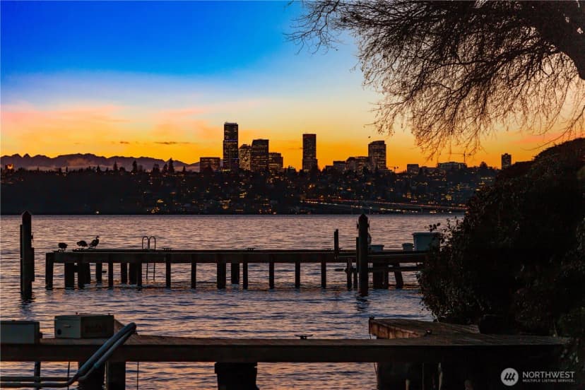 Property photo for 18 Holly Lane, Mercer Island photo 4