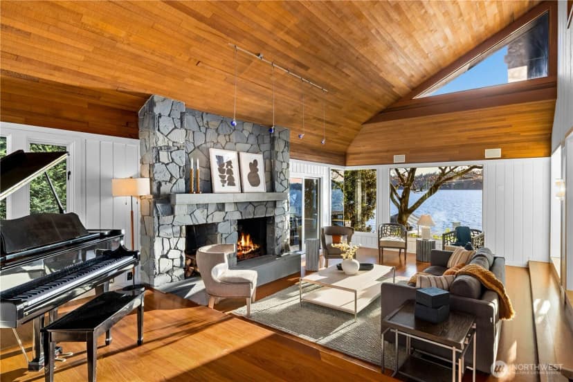 Property photo for 18 Holly Lane, Mercer Island photo 5