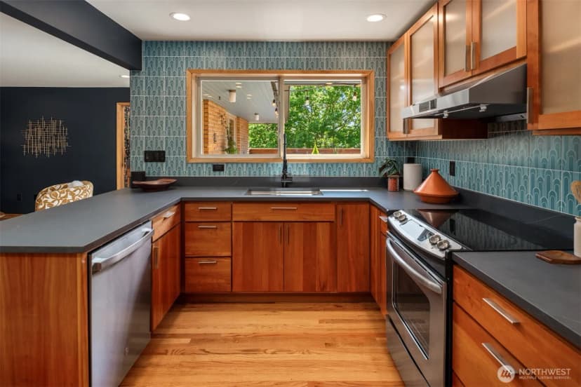 Property photo for 8317 Duncan Avenue S, Seattle photo 15