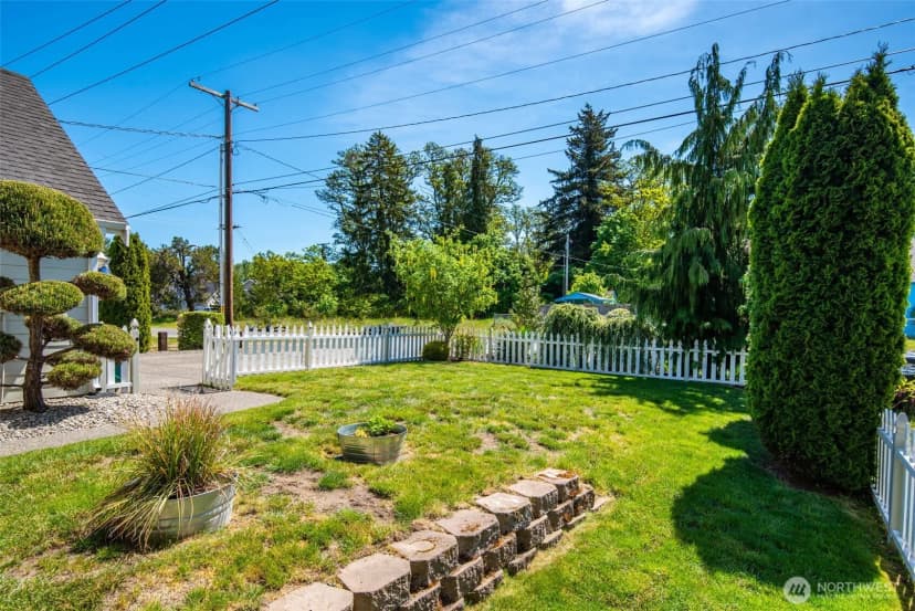 Property photo for 203 3rd Street Ne, Yelm photo 10