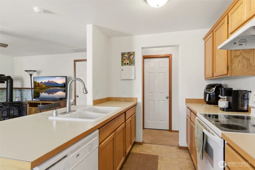 Property photo for 203 3rd Street Ne, Yelm photo 14