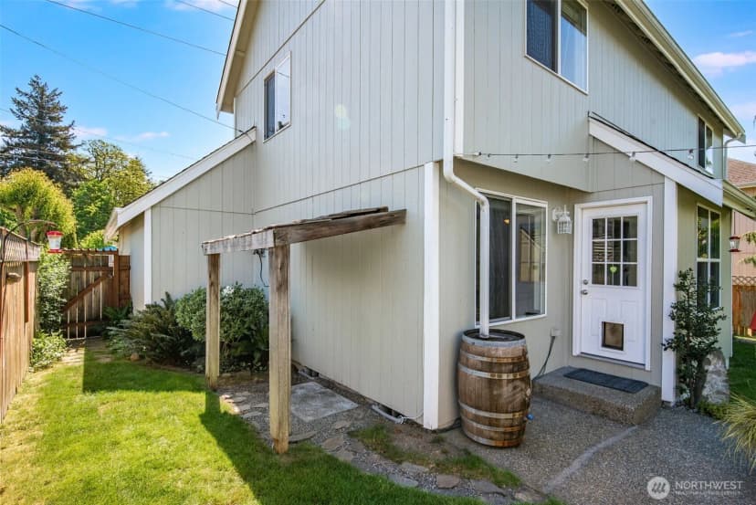 Property photo for 203 3rd Street Ne, Yelm photo 3
