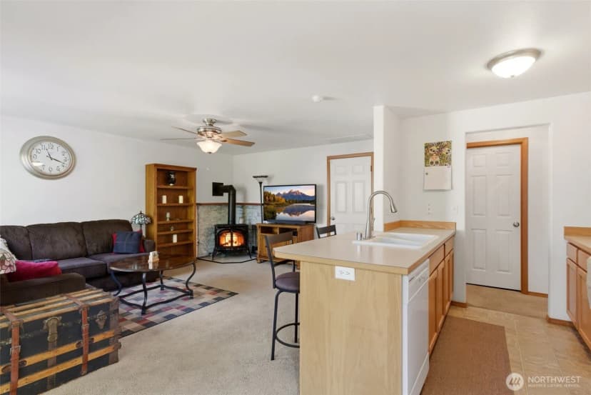 Property photo for 203 3rd Street Ne, Yelm photo 11