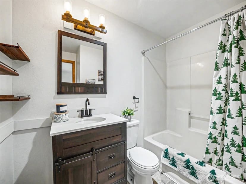 Property photo for 444 Volesky Drive Se, Rainier photo 18