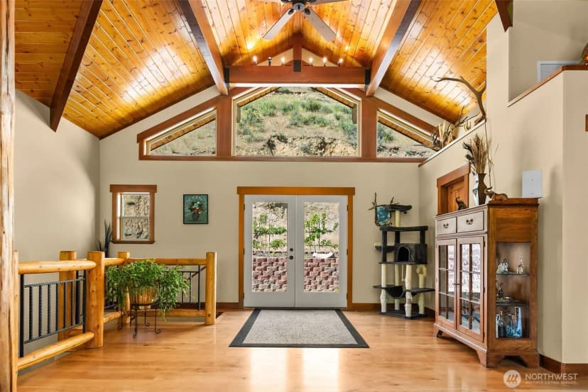 Property photo for 5230 Crum Canyon Road, Entiat photo 2