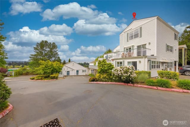 Property photo for 3980 129th Place Se #b203, Bellevue photo 2