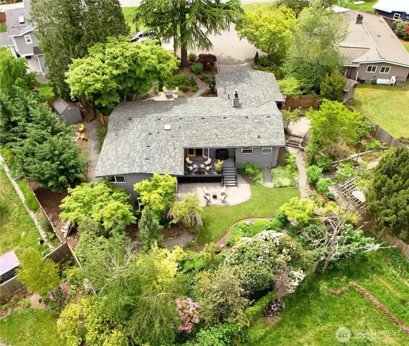 Property photo for 2430 155th Place Se, Bellevue photo 34