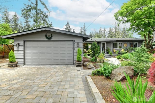 Property photo for 2430 155th Place Se, Bellevue photo 2