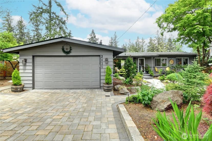 Property photo for 2430 155th Place Se, Bellevue photo 2