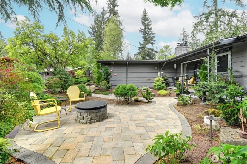 Property photo for 2430 155th Place Se, Bellevue photo 3