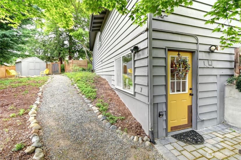 Property photo for 2430 155th Place Se, Bellevue photo 15