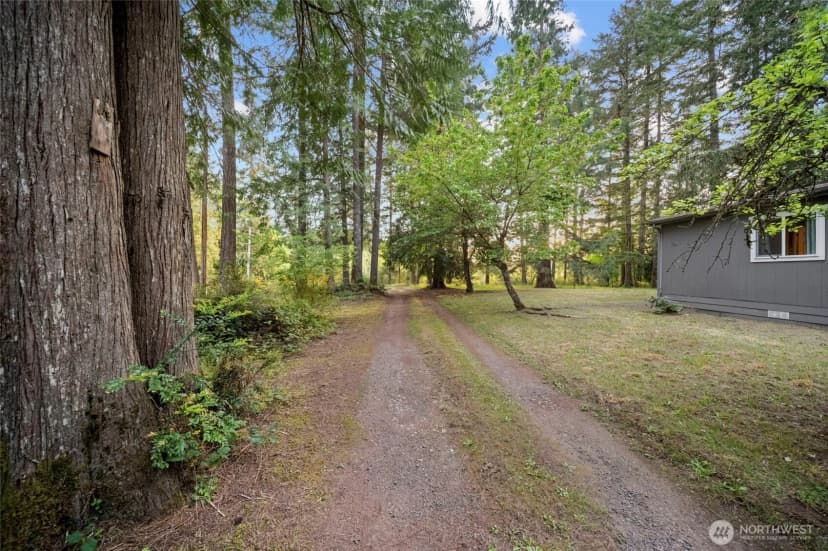 Property photo for 21 E Burrows Lane, Shelton photo 32