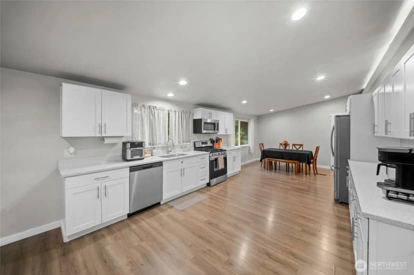 Property photo for 21 E Burrows Lane, Shelton photo 6