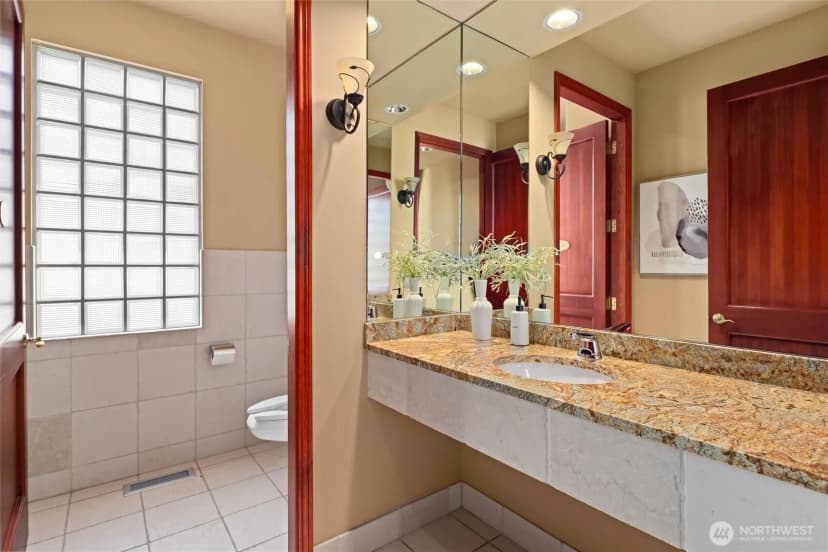 Property photo for 4701 Ne Shore Place, Lake Forest Park photo 25