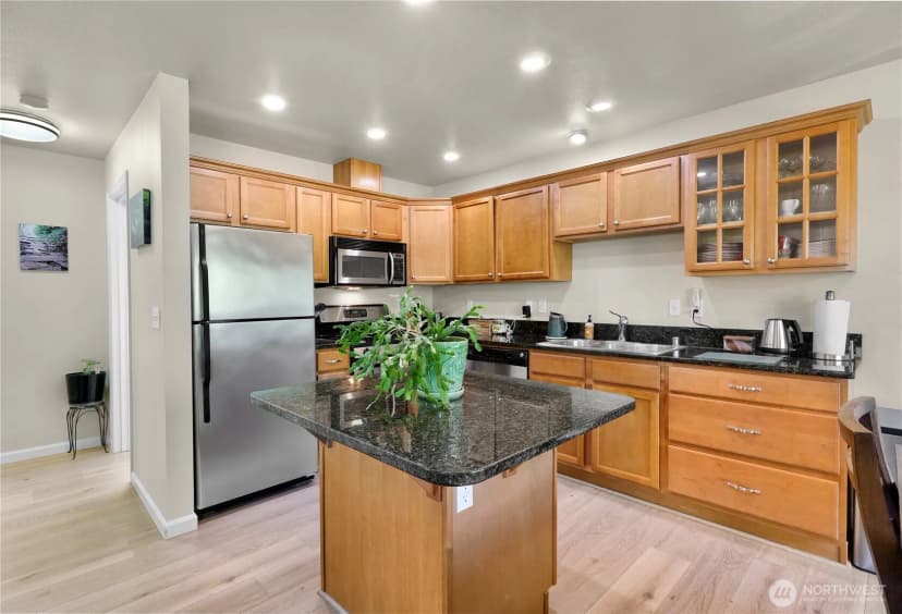 Property photo for 1389 Bayview Court #202, Blaine photo 12